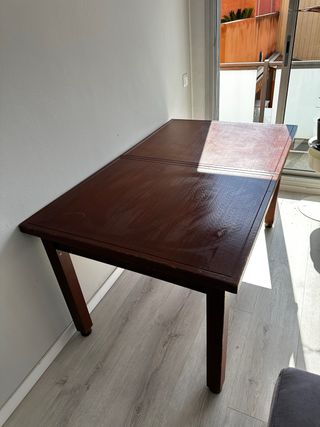 Mesa de comedor de madera extensible hasta 210cm