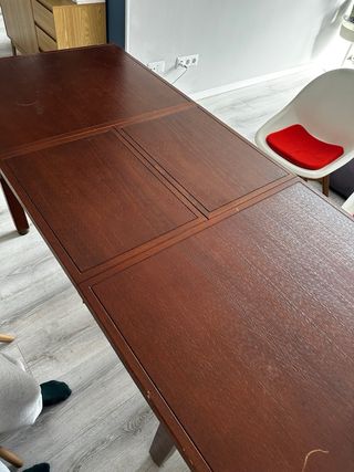 Mesa de comedor de madera extensible hasta 210cm