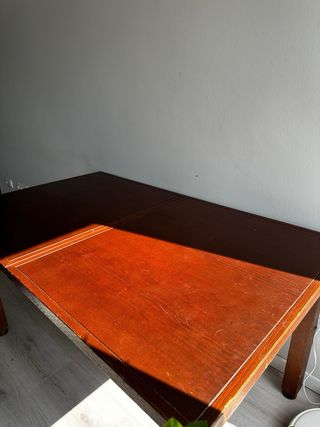 Mesa de comedor de madera extensible hasta 210cm