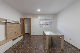 Casa adosada en venta en Maracena