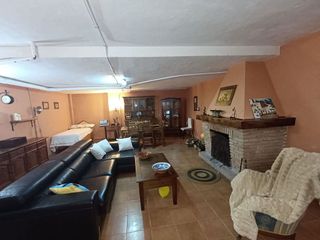 Casa adosada en venta en Linares