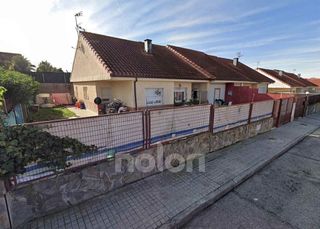 Casa adosada en venta en Novés