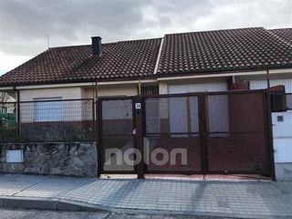 Casa adosada en venta en Novés
