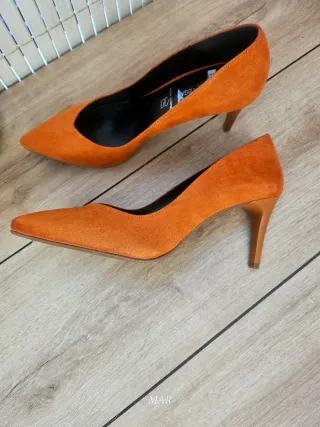Zapatos de tacón naranjas Daniela Vega