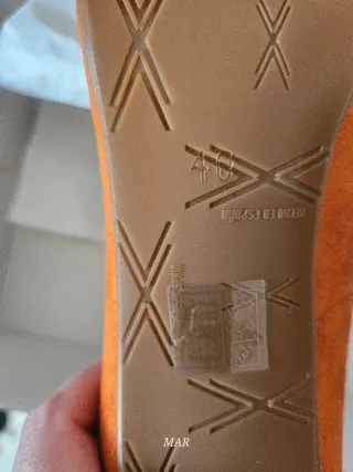 Zapatos de tacón naranjas Daniela Vega