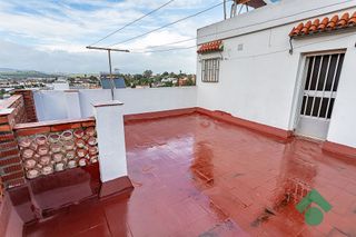 Chalet en venta en La Granja-La Colina-Los Pastores en Algeciras