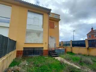 Casa adosada en venta en Parla Este en Parla
