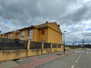 Casa adosada en venta en Parla Este en Parla