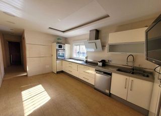 Casa en venta en Puerto de la Torre - Atabal en Málaga