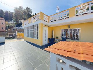 Chalet en venta en Vallirana