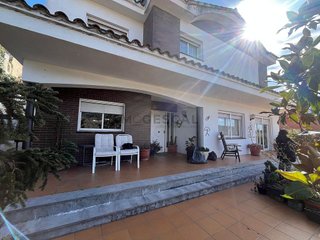 Chalet en venta en Caldes de Montbui