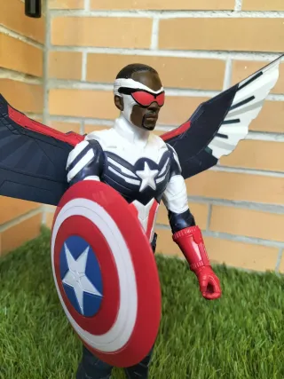 Muñeco Articulado Falcon Marvel