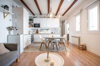 Piso en venta en Castillejos en Madrid