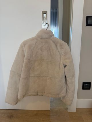 Chaqueta pelo Zara beige