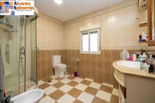 Casa adosada en venta en Avda. De los Ogíjares en Armilla