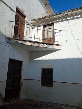 Casa adosada en venta en Fernán-Núñez