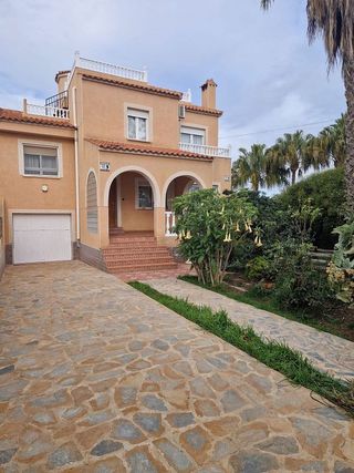 Casa pareada en venta en La Siesta - El Salado - Torreta en Torrevieja