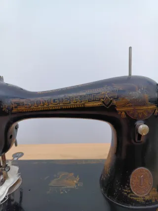Máquina de coser Singer antigua