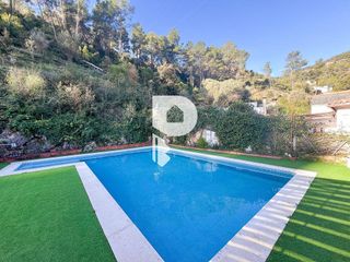 Chalet en venta en Vallirana