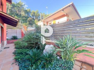 Chalet en venta en Vallirana