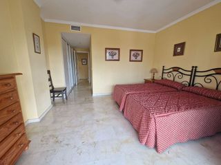 Piso en venta en Puerto Banús en Marbella