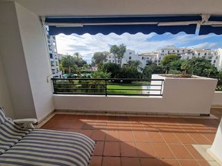 Piso en venta en Puerto Banús en Marbella