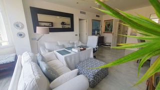 Ático en venta en Playa de la Fontanilla en Marbella