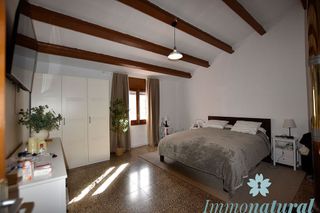 Chalet en venta en Torrelles de Llobregat