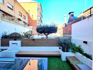 Casa adosada en venta en El Castell-Poble Vell en Castelldefels