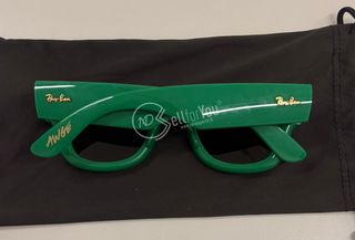 Occhiali da sole verdi Ray-Ban Wayfarer Puffer A$A