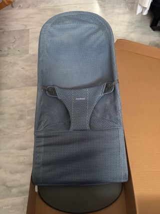 Mecedora baby Björn + juguete + funda extra