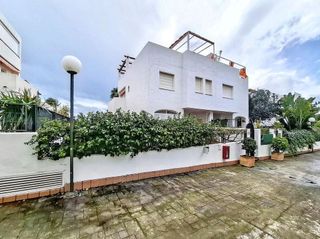Casa pareada en venta en Nagüeles Alto en Marbella