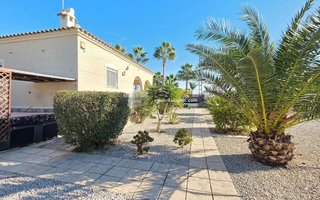Chalet en venta en Catral