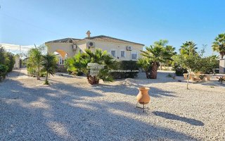 Chalet en venta en Catral