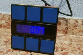 Radio despertador Rubik