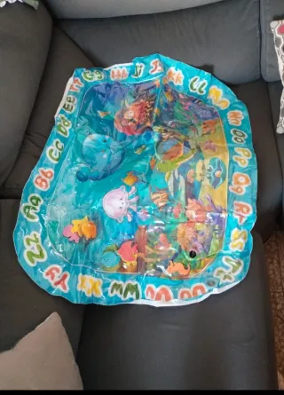 Alfombra sensorial acuática para bebé