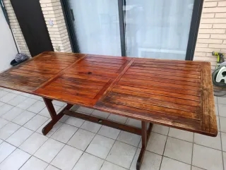 Mesa de madera para jardín