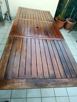 Mesa de madera para jardín