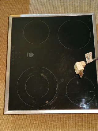 Conjunto vitrocerámica, microondas y campana