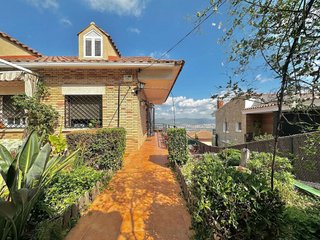 Chalet en venta en Santa Coloma de Cervelló