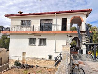 Chalet en venta en Vallirana