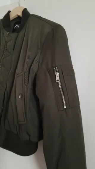 Chaqueta Bomber Zara Verde Militar