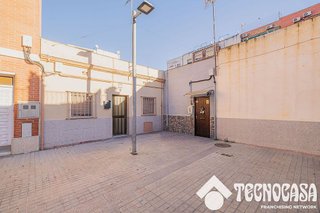 Casa adosada en venta en Riu en Santa Coloma de Gramanet