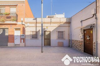 Casa adosada en venta en Riu en Santa Coloma de Gramanet
