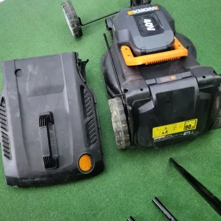 Cortacésped WORX wg779e 34cm