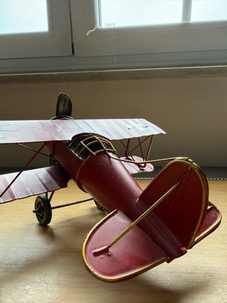 Avión de colección rojo