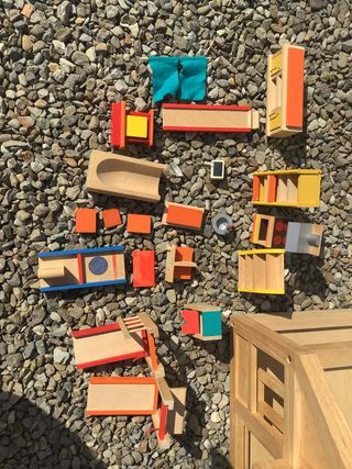 Casa delle bambole in legno