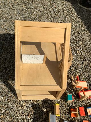 Casa delle bambole in legno