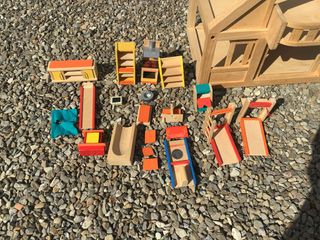 Casa delle bambole in legno