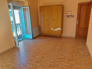 Casa adosada en venta en Valdepeñas